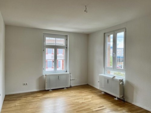 Kirchzarten Terrassenwohnung Zarten - 6 Zimmer mit Balkon 
WG - Geeignet Wohnung mieten