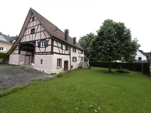 Kandern Wohnungen Geräumiges Wohnhaus mit Carportplatz & Garten Wohnung mieten