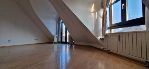 München Terrassenwohnung Tolle, ruhige 2 Zi. Balkon-Dachgeschoss, nähe Fasanerie ** Wohnung mieten