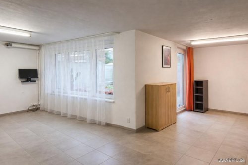 Olching Gewerbe Immobilien Hobbyraum / Mehrzweckraum im Untergeschoss – vielseitig nutzbar Gewerbe mieten