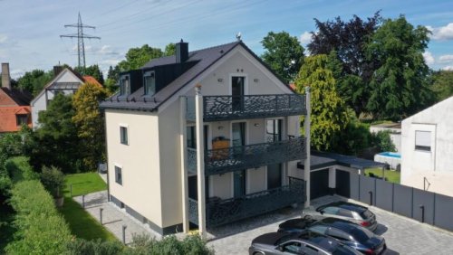 Neusäß Traumhaft exklusive 3 ZKB Dachgeschoss Wohnung mit Balkon in Neusäß - unmittelbar zur Uni-Klinik Augsburg Wohnung mieten
