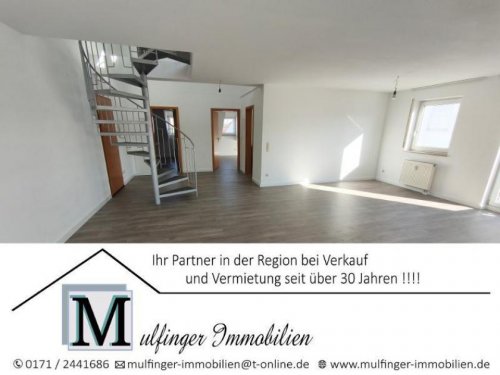 Uehlfeld Immobilien moderne 3 Zi. DG (2. OG) Wohnung mit Balkon und KFZ-Stellplatz Wohnung mieten