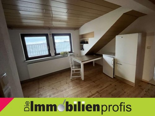 Helmbrechts 2-Zimmer Wohnung H-52158 - Dachgeschosswohnung mit Einbauküche in Helmbrechts Wohnung mieten