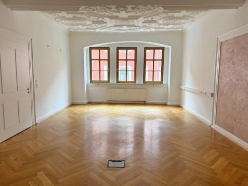 Gotha Wohnung Altbau Großzügige 3-Raum-Wohnung im Stadtkern Wohnung mieten