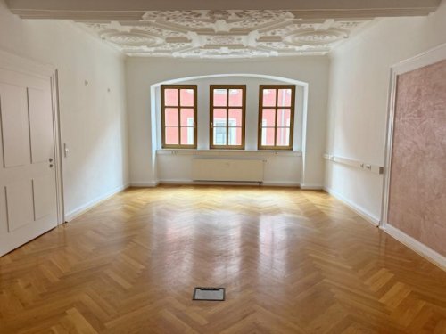 Gotha Wohnung Altbau Großzügige 3-Raum-Wohnung im Stadtkern Wohnung mieten