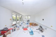 Eppertshausen DIETZ: ZWEITER BEZUG nach Sanierung! Einfamilienhaus mit ELW oder Büro, 2 Garagen und Garten Haus 