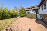 Eppertshausen DIETZ: ZWEITER BEZUG nach Sanierung! Einfamilienhaus mit ELW oder Büro, 2 Garagen und Garten Haus 