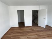 Roth (Landkreis Roth) Reihenmittelhaus mit Garten, Garage und zusätzlichem Stellplatz Haus 