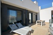 Guardamar del Segura Neuwertige Penthouse-Wohnung mit 2 Schlafzimmern, 2 Bädern, Dachterrasse und Tiefgaragenstellplatz nur 700 m vom Strand Wohnung