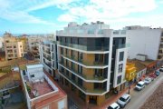 Guardamar del Segura Neuwertige Penthouse-Wohnung mit 2 Schlafzimmern, 2 Bädern, Dachterrasse und Tiefgaragenstellplatz nur 700 m vom Strand Wohnung
