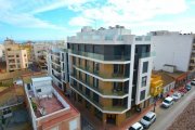 Guardamar del Segura Neuwertige Penthouse-Wohnung mit 2 Schlafzimmern, 2 Bädern, Dachterrasse und Tiefgaragenstellplatz nur 700 m vom Strand Wohnung