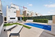 Groß Schacksdorf-Simmersdorf Moderne freistehende Villa mit 3 Schlafzimmern, 2 Bädern, Gäste-WC und privatem Pool in El Raso Haus kaufen