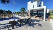 Algorfa Beeindruckende Villa mit 3 Schlafzimmern, 3 Bädern, Dachterrasse, Privatpool und fantastischem Ausblick im La Finca Golf and