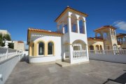 Algorfa Komplett renovierte Villa mit 2 Schlafzimmern, 1 Bad und Gemeinschaftspool in Lo Crispin Haus kaufen