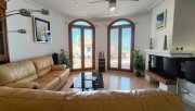 Algorfa Villa mit 3 Schlafzimmern, 2 Bädern, Dachterrasse und Gemeinschaftspool im La Finca Golf Resort Haus kaufen