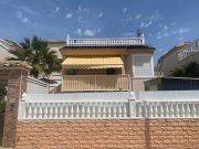 San Fulgencio Freistehende Villa mit zwei Wohneinheiten, Carport und Gemeinschaftspool in bester Lage Haus kaufen