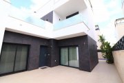 Benijófar Moderne Doppelhaushälfte mit 3 Schlafzimmern, 2 Bädern, Gäste-WC, Dachterrasse und Privatpool Haus kaufen