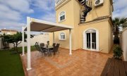 Torrevieja Freistehende Villa mit 4 Schlafzimmern, 2 Bädern, Dachterrasse und Garage in Aguas Nuevas Haus kaufen