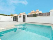 Torrevieja Laguna Neubau-Villa mit Pool in hohem Standard Haus kaufen