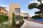 Drachhausen Luxuriöse, bezugsfertige Villa direkt am Strand Haus kaufen