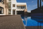 Drachhausen Luxuriöse, bezugsfertige Villa direkt am Strand Haus kaufen