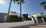 Orihuela Costa Quattrohaus mit 2 Schlafzimmern, 2 Bädern, Dachterrasse und Gemeinschaftspool Haus kaufen