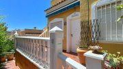 Orihuela Costa Sehr schönes Endreihenhaus mit 2 Schlafzimmern, 2 Bädern, Gästebereich im Souterrain, Dachterrasse und Gemeinschaftspool Haus