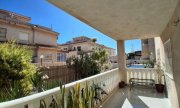 Orihuela Costa Spektakuläre und geräumige Erdgeschosswohnung mit 2 Schlafzimmern, 2 Bädern und Blick auf den Pool Wohnung kaufen