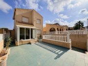 Orihuela Costa Villa mit 4 Schlafzimmern, 2 Bädern und Gemeinschaftspool Haus kaufen