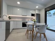 Villamartin Luxuriöse Villa am Golfplatz in La Zenia Boulevard Haus kaufen