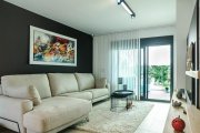 Pilar de la Horadada Erdgeschoss-Wohnung mit 2 Schlafzimmern, 2 Bädern, privatem Garten und Gemeinschaftspool in der Lo Romero-Golfanlage Wohnung