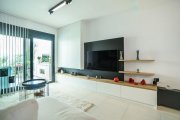 Pilar de la Horadada Erdgeschoss-Wohnung mit 2 Schlafzimmern, 2 Bädern, privatem Garten und Gemeinschaftspool in der Lo Romero-Golfanlage Wohnung