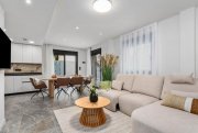 Torre de La Horadada Renovierte Doppelhaushälfte mit 4 Schlafzimmern, 3 Bädern, Dachterrasse, Privatpool und Meerblick Haus kaufen