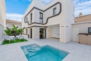 Torre de La Horadada Renovierte Doppelhaushälfte mit 4 Schlafzimmern, 3 Bädern, Dachterrasse, Privatpool und Meerblick Haus kaufen