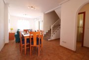 San Miguel de Salinas Villa mit 3 Schlafzimmern, 2 Bädern, Gäste-WC, Garage und Privatpool in Lakeview Mansions Haus kaufen