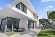 Benidorm Luxusvillen mit 4 Schlafzimmern, 4 Bädern, Klimaanlage, Fußbodenheizung und Privatpool in einer der begehrtesten Gegenden von