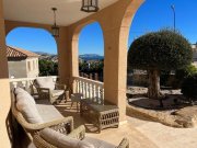 El Campello Villa mit 3 Schlafzimmern, 2 Bädern, Privatpool, Garage und Panoramablick auf die Küste und das Meer Haus kaufen