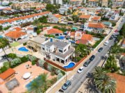 Albir Großzügige Villa nur wenige Schritte vom Zentrum von Albir und nur 920 m vom Strand entfernt Haus kaufen