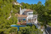 Altea Villa in mediterranem Stil mit beheiztem Pool und viel Privatsphäre in der Nähe des Golfplatzes von Altea Haus kaufen