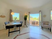 Denia Moderne Villa mit 2 Schlafzimmern, schönem Gemeinschaftspool, Home-Office-Arbeitsplatz und Vermietungslizenz Haus kaufen