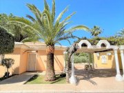 Denia Moderne Villa mit 2 Schlafzimmern, schönem Gemeinschaftspool, Home-Office-Arbeitsplatz und Vermietungslizenz Haus kaufen
