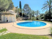 Denia Moderne Villa mit 2 Schlafzimmern, schönem Gemeinschaftspool, Home-Office-Arbeitsplatz und Vermietungslizenz Haus kaufen