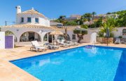 Benissa Beeindruckende renovierte Villa mit 3 Schlafzimmern, 3 Bädern, Privatpool und Vermietlizenz, nur 2 Gehminuten vom Strand Haus