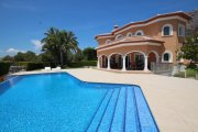 Javea Erstklassige Villa mit Infinity-Pool, Barbecue, Spielplatz, Doppelgarage, Keller, Garten, Balkon, Terrasse, viele Details, auf