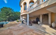 Peguera Mallorca-Villa mit Pool auf 2.372 m² Grundstück in Peguera – großes Renovierungspotenzial Haus kaufen