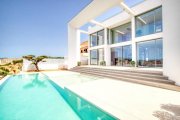 El Toro Ein Statement aus Glas, Licht und Meerblick – Exklusive Villa über Port Adriano Haus kaufen