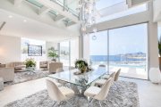 El Toro Ein Statement aus Glas, Licht und Meerblick – Exklusive Villa über Port Adriano Haus kaufen