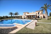 Portocolom Mediterrane Signature-Finca mit 100 m² Resort-Pool, Meerblick und absoluter Privatsphäre nahe Porto Colom Haus kaufen