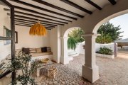 Santa Eulària ERSTKLASSIG RENOVIERTE FINCA IN TRAUMLAGE MIT FERIENLIZENZ FÜR 8 PERSONEN AUF IBIZA! Haus kaufen
