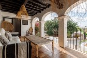 Santa Eulària ERSTKLASSIG RENOVIERTE FINCA IN TRAUMLAGE MIT FERIENLIZENZ FÜR 8 PERSONEN AUF IBIZA! Haus kaufen